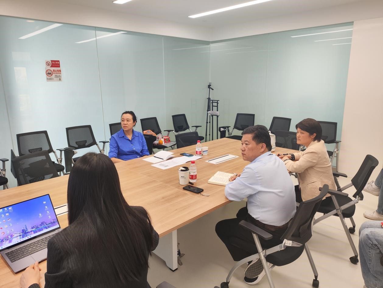 051502.jpg 051502.jpg