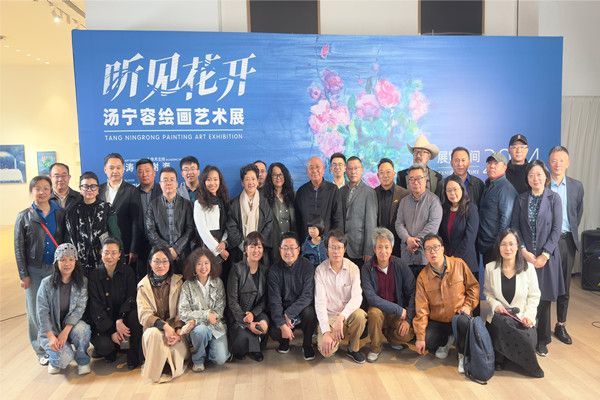 大合影_副本.jpg 大合影_副本.jpg